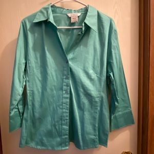 LONF SLEEVE NEVER WORN BUTTON DOWN